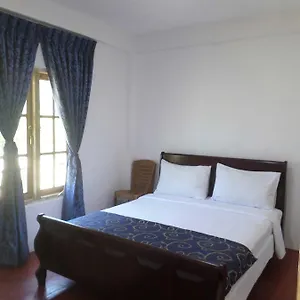 https://the-train-view.kandyhotelsnow.com